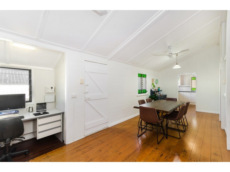 32 Bayswater Terrace, Hyde Park QLD 4812