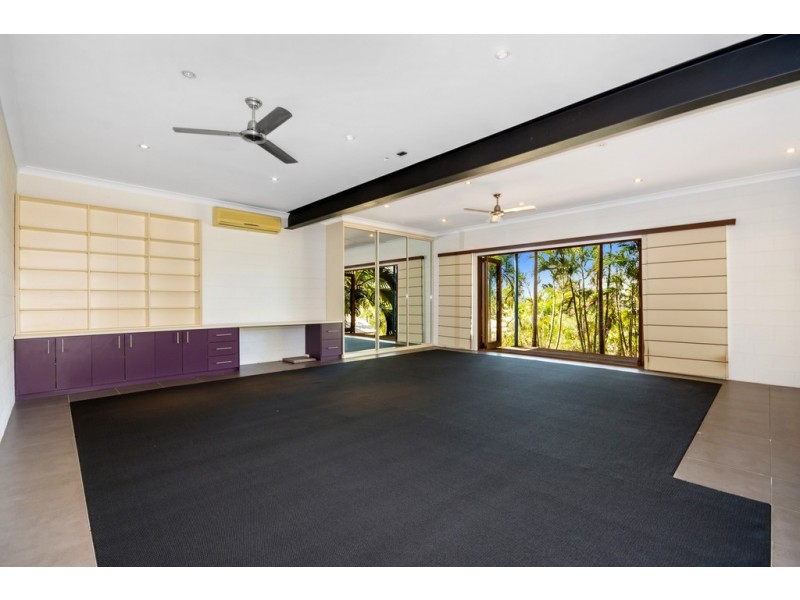 4 Nayla Court, Mount Louisa QLD 4814