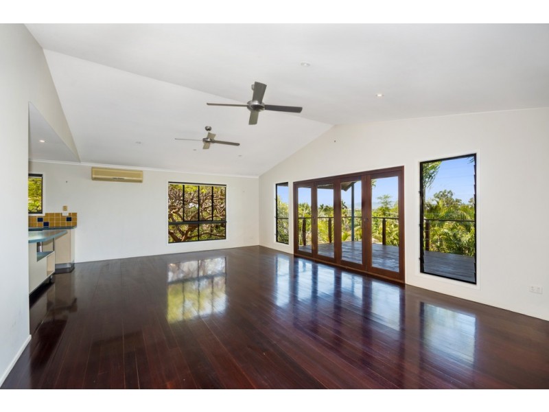 4 Nayla Court, Mount Louisa QLD 4814