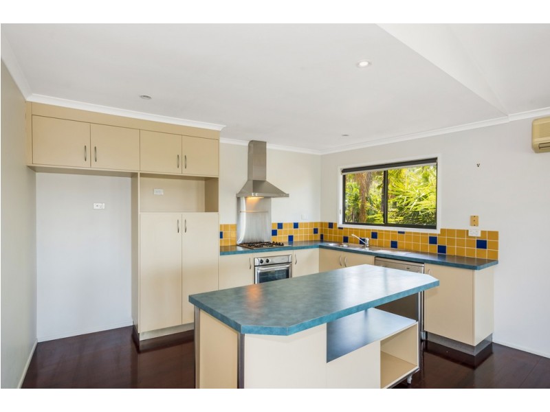 4 Nayla Court, Mount Louisa QLD 4814