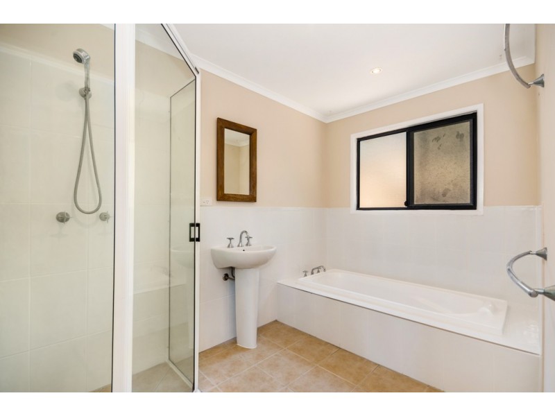 4 Nayla Court, Mount Louisa QLD 4814