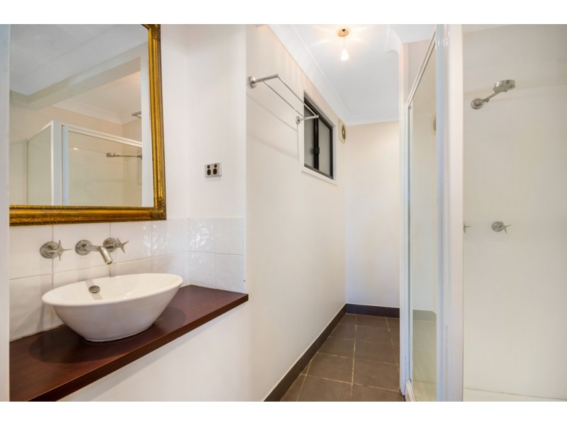 4 Nayla Court, Mount Louisa QLD 4814