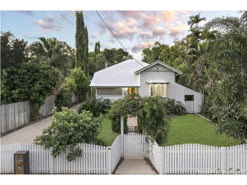 4 Hammond Street, Mysterton QLD 4812