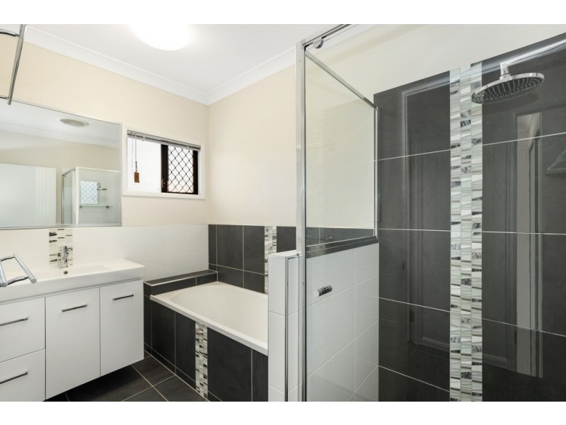 24 Firetail Pocket, Kelso QLD 4815