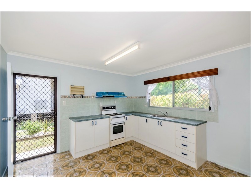 16 Surrey Street, Hyde Park QLD 4812