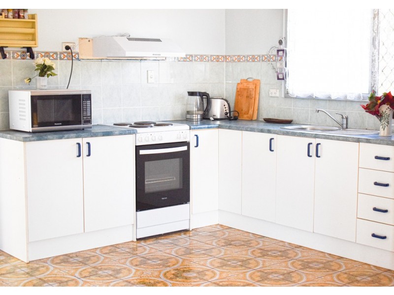 16 Surrey Street, Hyde Park QLD 4812