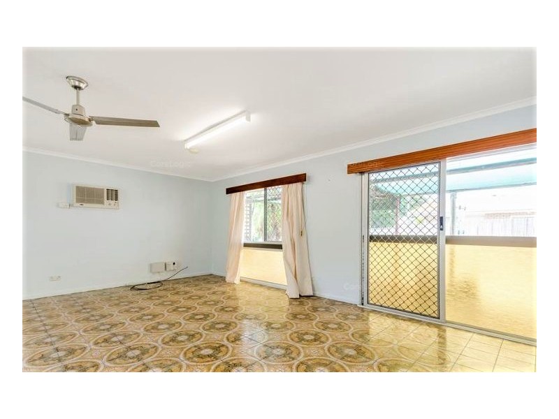 16 Surrey Street, Hyde Park QLD 4812