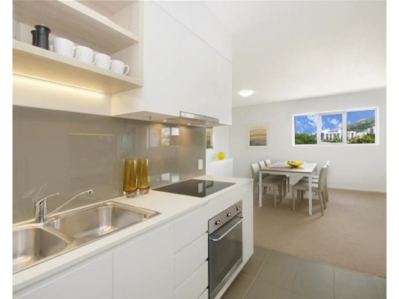 704/68 McIlwraith Street, South Townsville QLD 4810