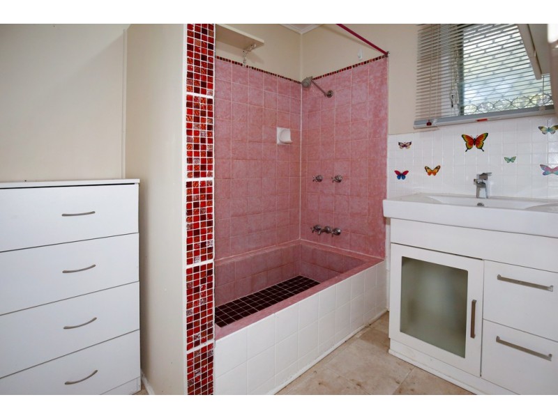 4 Daley Street, Heatley QLD 4814