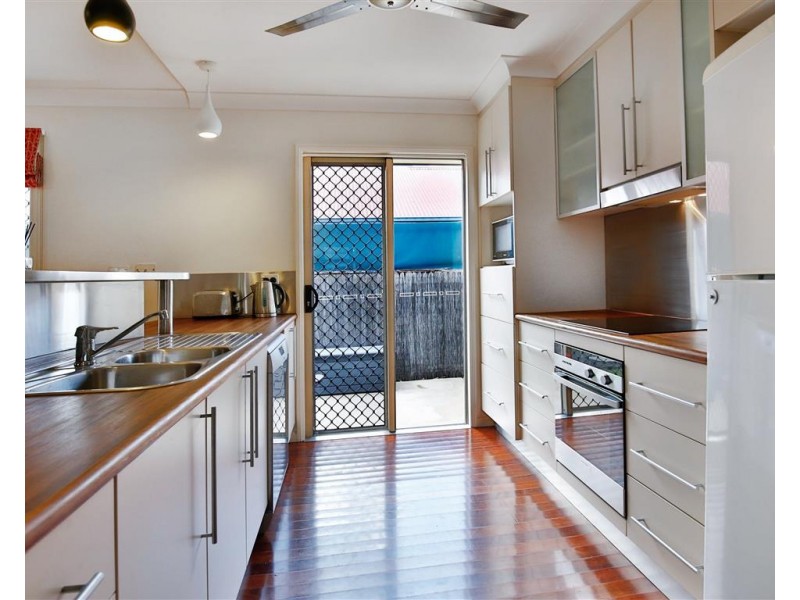 16 St Davids Close, Kirwan QLD 4817