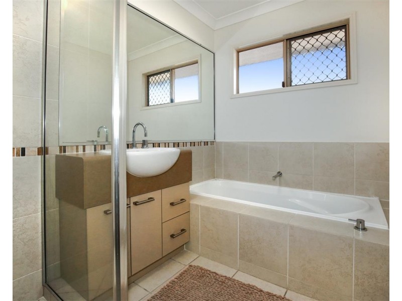 16 St Davids Close, Kirwan QLD 4817