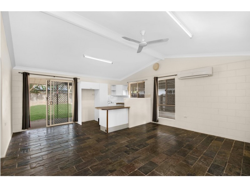 30 Leila Avenue, Rasmussen QLD 4815