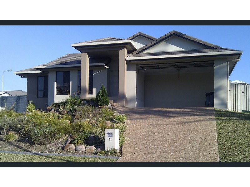 1 Macona Street, Bushland Beach QLD 4818