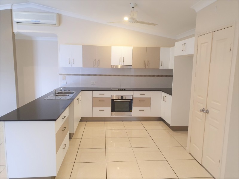 1 Macona Street, Bushland Beach QLD 4818