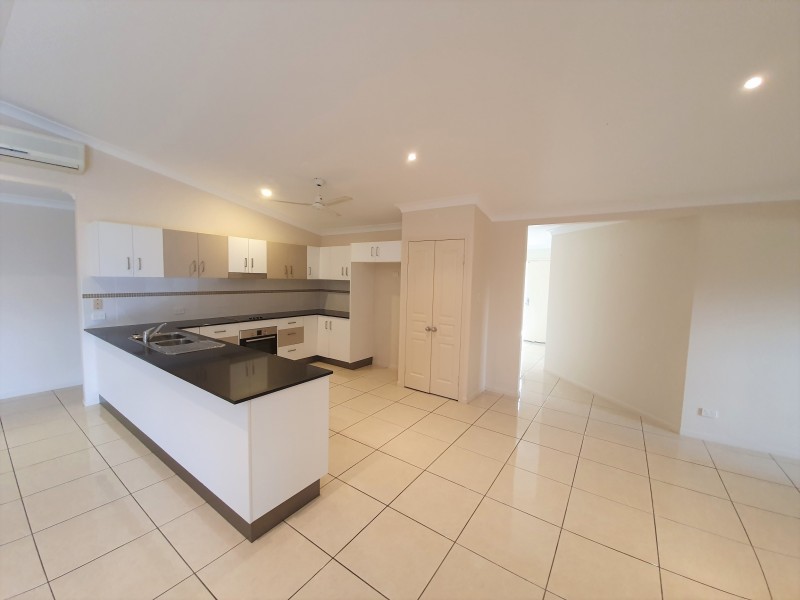 1 Macona Street, Bushland Beach QLD 4818