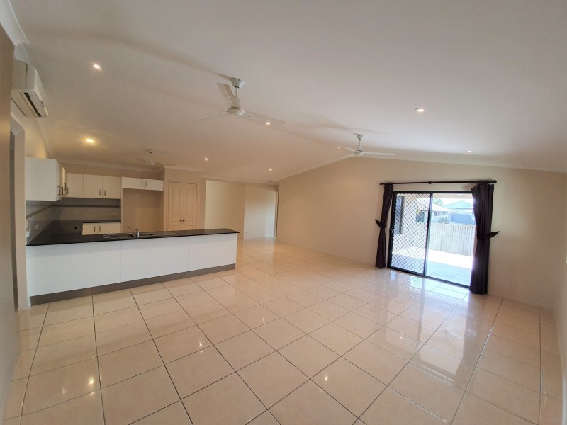 1 Macona Street, Bushland Beach QLD 4818