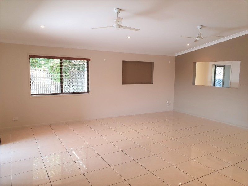 1 Macona Street, Bushland Beach QLD 4818