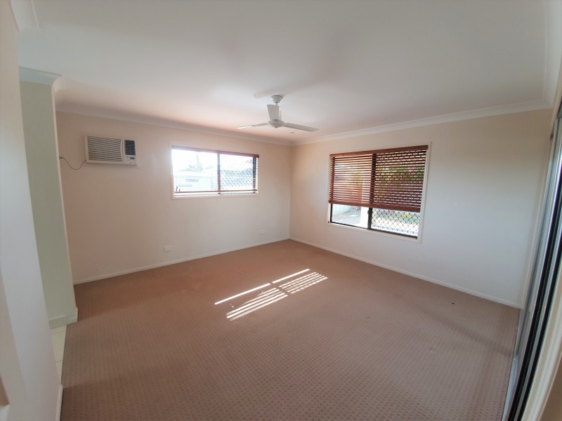 1 Macona Street, Bushland Beach QLD 4818