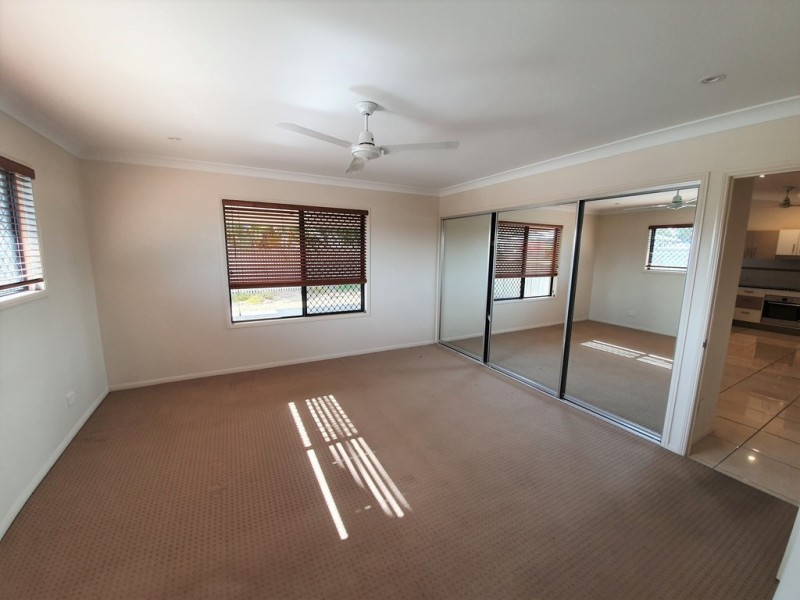 1 Macona Street, Bushland Beach QLD 4818