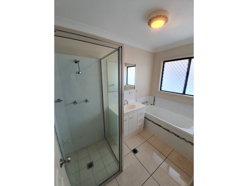 1 Macona Street, Bushland Beach QLD 4818