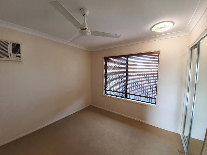 1 Macona Street, Bushland Beach QLD 4818