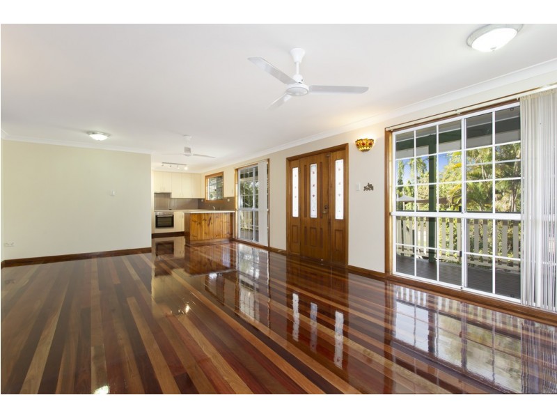 19 Coutts Drive, Bushland Beach QLD 4818