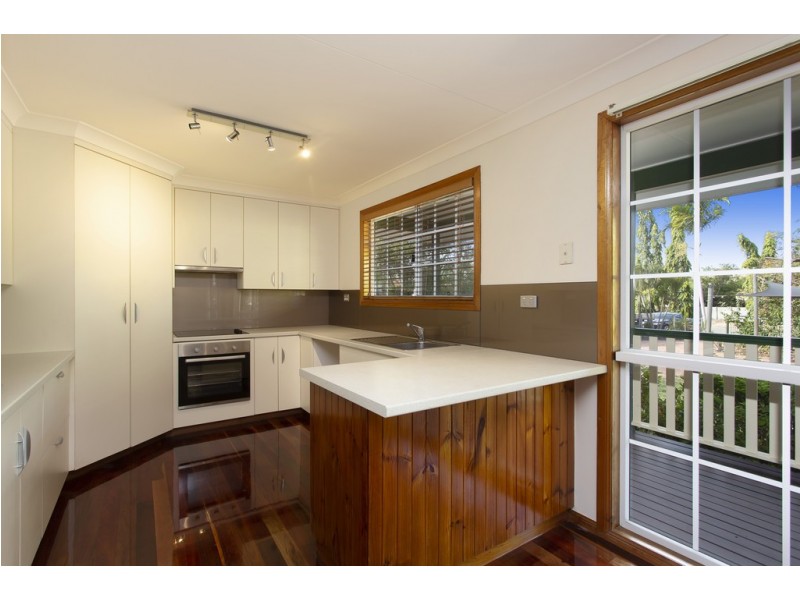 19 Coutts Drive, Bushland Beach QLD 4818
