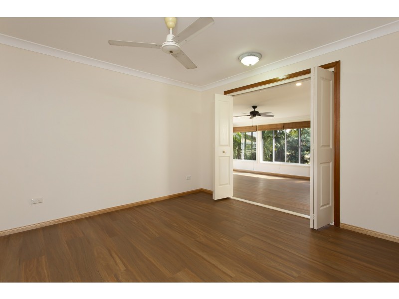 19 Coutts Drive, Bushland Beach QLD 4818