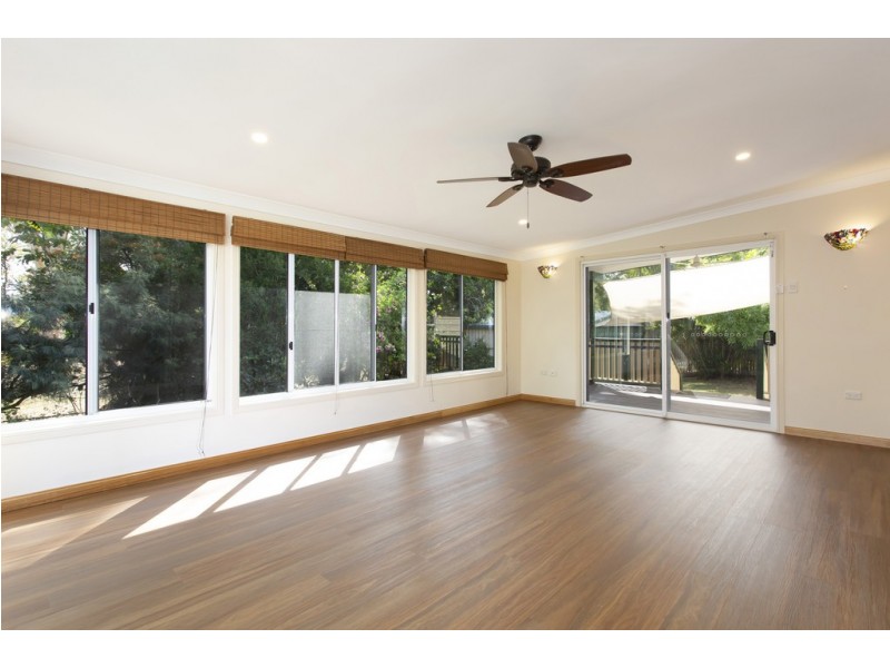 19 Coutts Drive, Bushland Beach QLD 4818