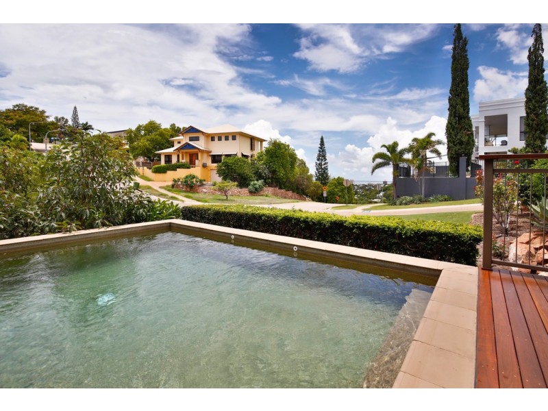 8 Balmoral Place, Castle Hill QLD 4810