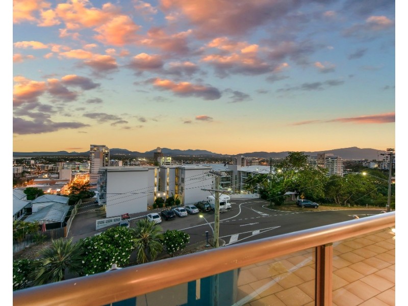 44/7 Hale Street, North Ward QLD 4810