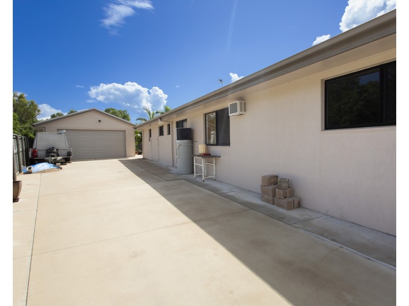 8 Fitzallan Street, Bushland Beach QLD 4818