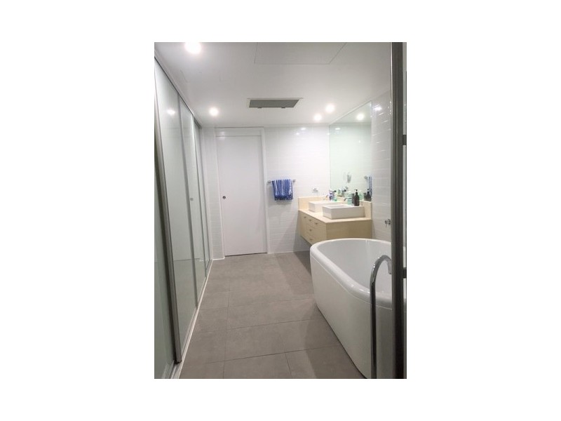 304/72-74 The Strand, North Ward QLD 4810