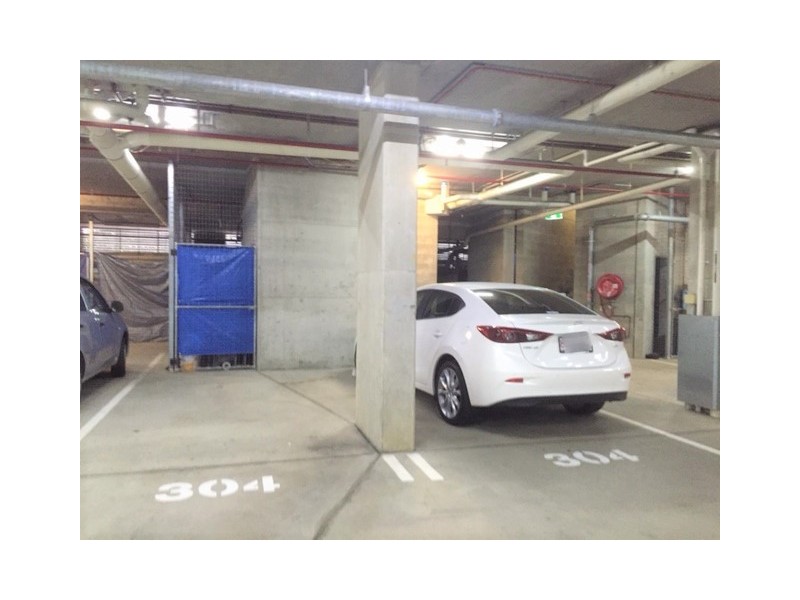 304/72-74 The Strand, North Ward QLD 4810