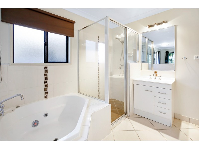 5 Osterlund Place, Burdell QLD 4818