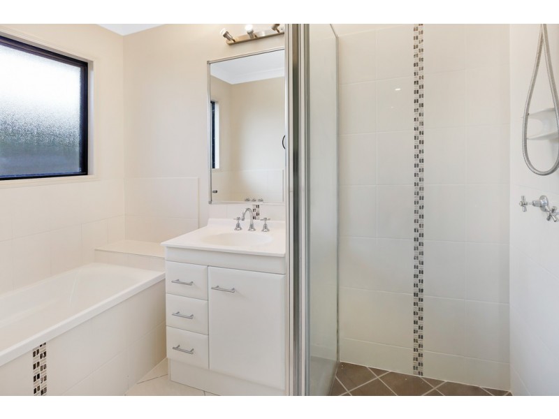 5 Osterlund Place, Burdell QLD 4818