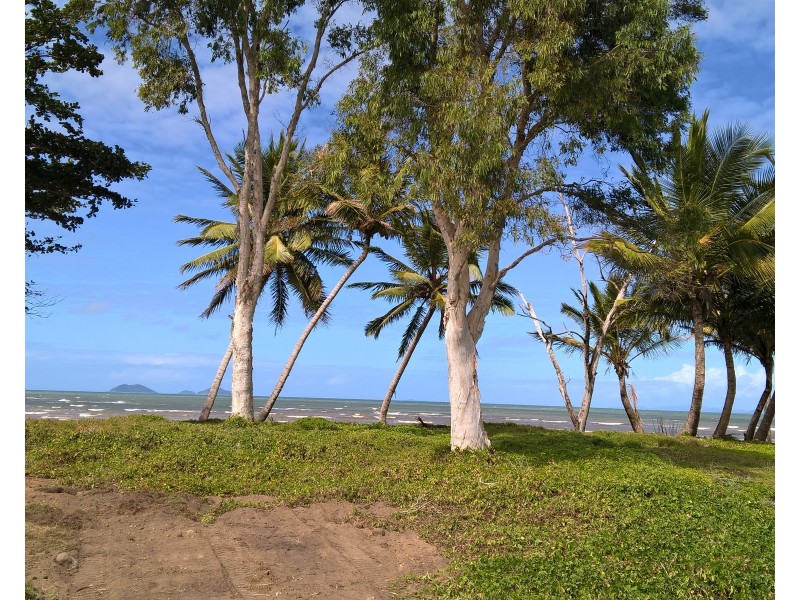 50 Luff Street, Hull Heads QLD 4854