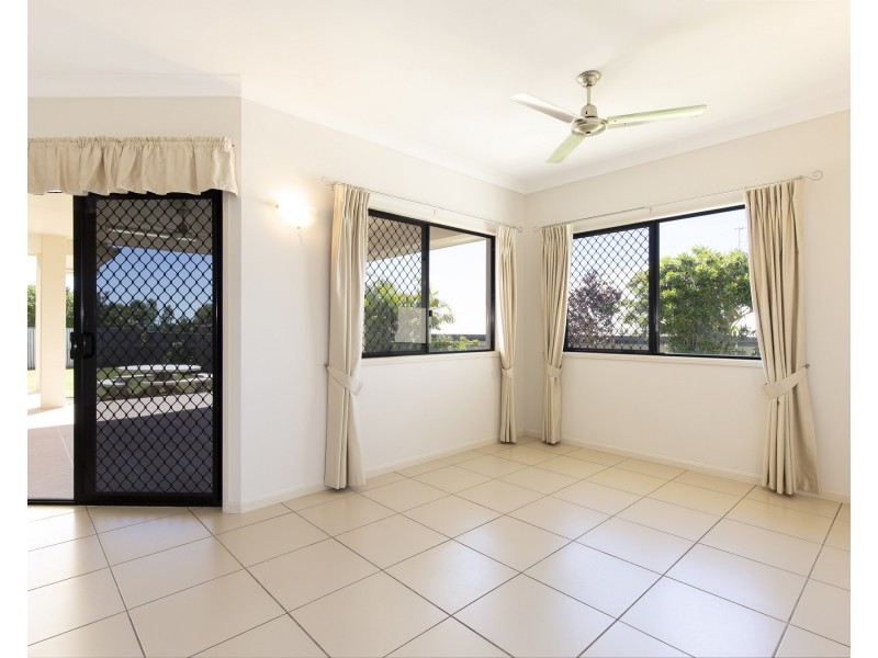 10 Baxendell Place, Bushland Beach QLD 4818