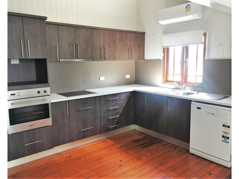 1 Ernest Street, West End QLD 4810