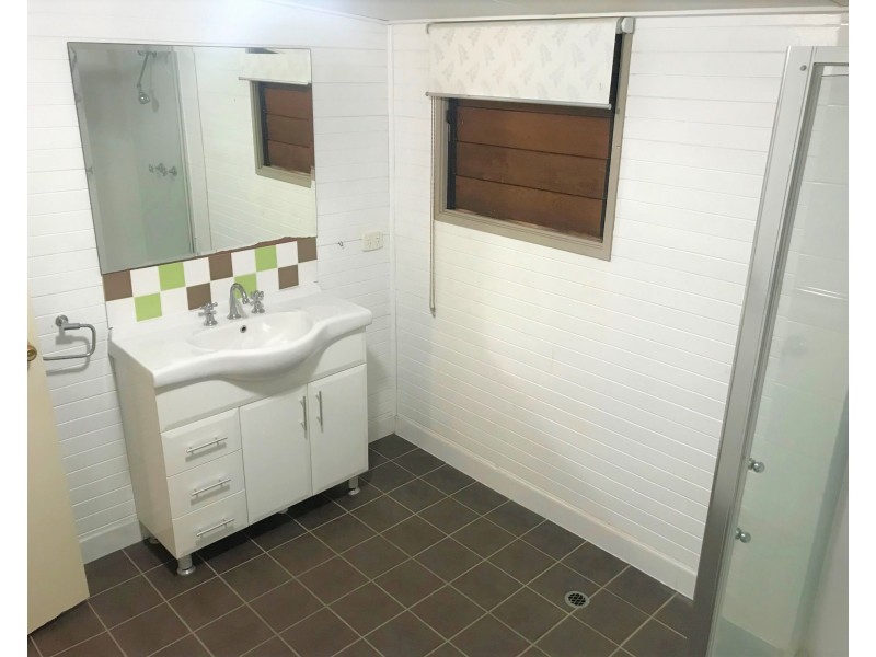 1 Ernest Street, West End QLD 4810