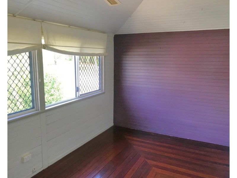 1 Ernest Street, West End QLD 4810