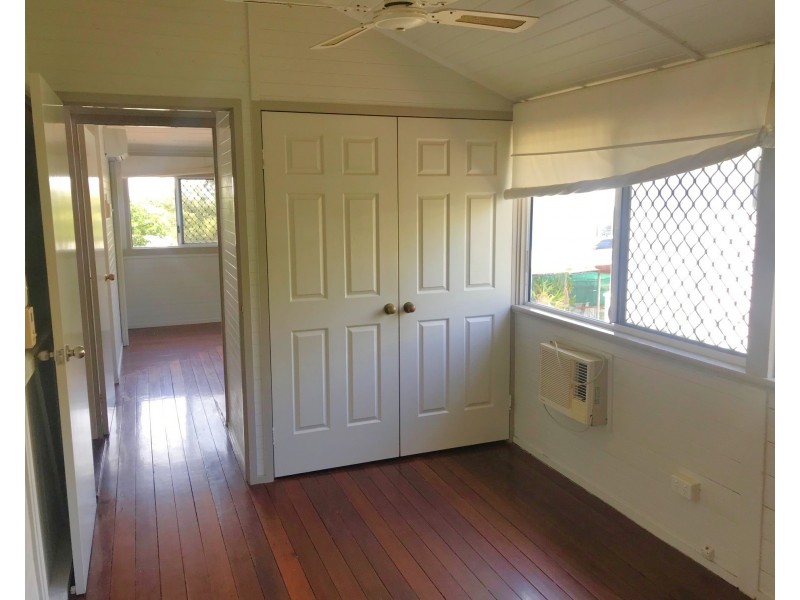 1 Ernest Street, West End QLD 4810