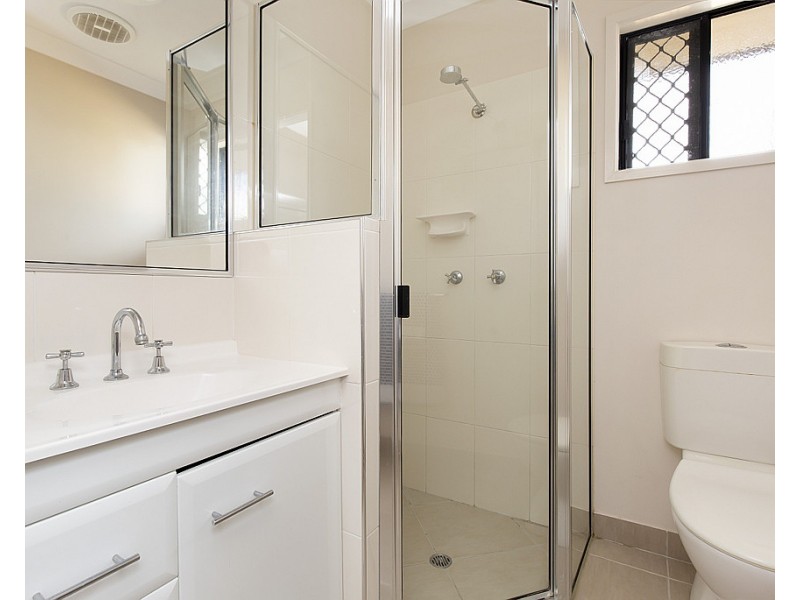 2 Apple Gum Avenue, Mount Low QLD 4818