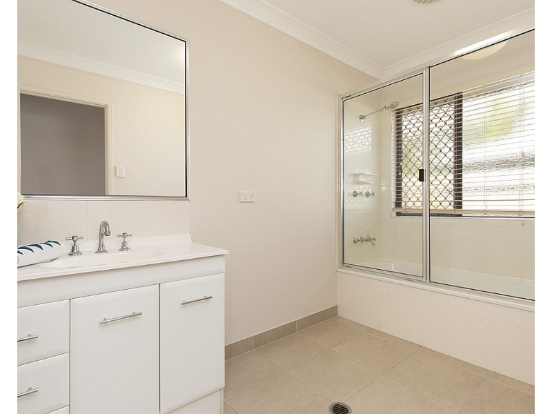 2 Apple Gum Avenue, Mount Low QLD 4818