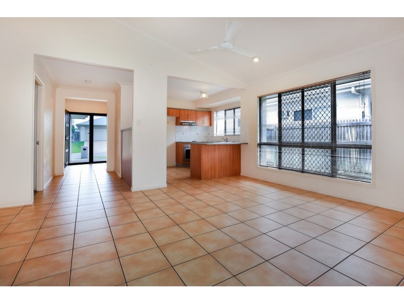 92 Estuary Parade, Douglas QLD 4814