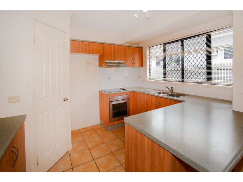 92 Estuary Parade, Douglas QLD 4814