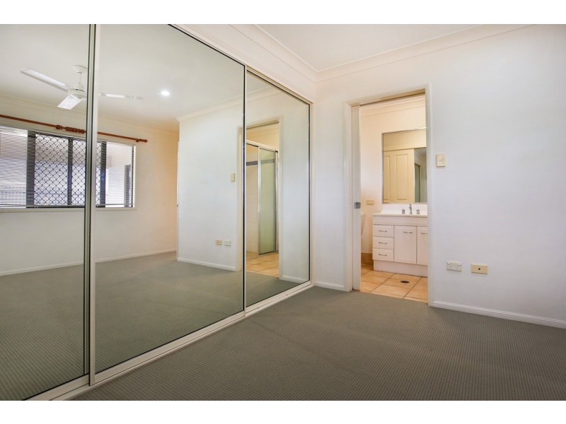 92 Estuary Parade, Douglas QLD 4814