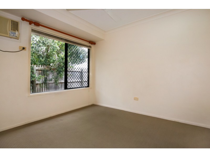 92 Estuary Parade, Douglas QLD 4814