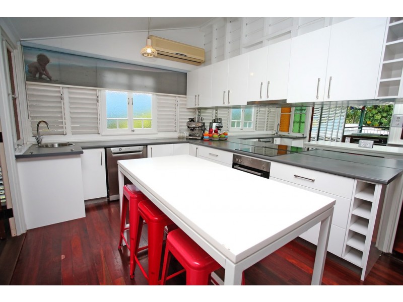 6 Garrick Street, West End QLD 4810