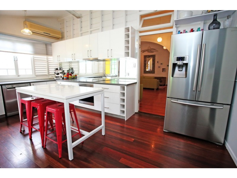 6 Garrick Street, West End QLD 4810